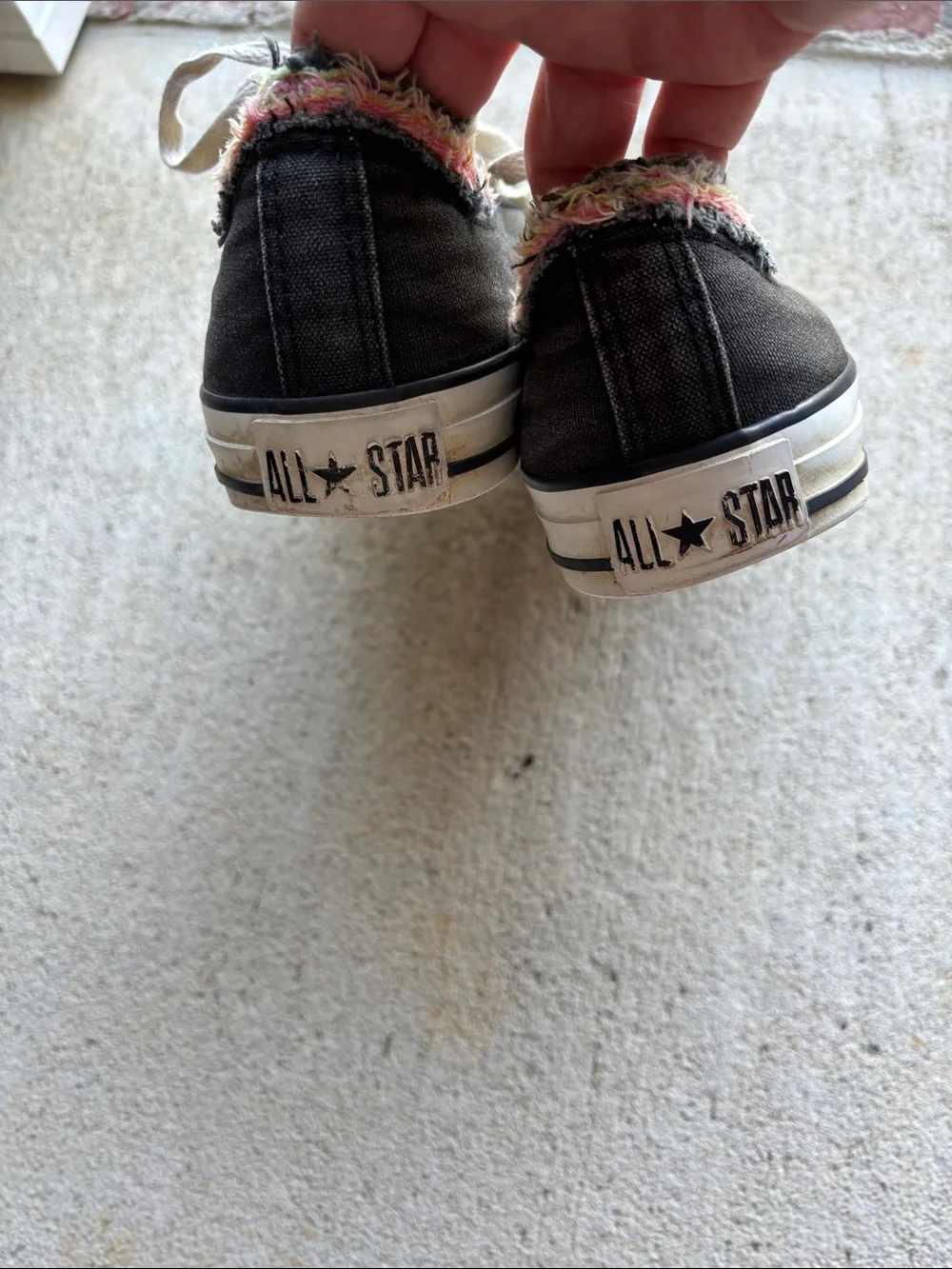 Converse Black Canvas LowTop Women's Sneakers with Frayed multi color Trim 7m/9w - Picture 2 of 9